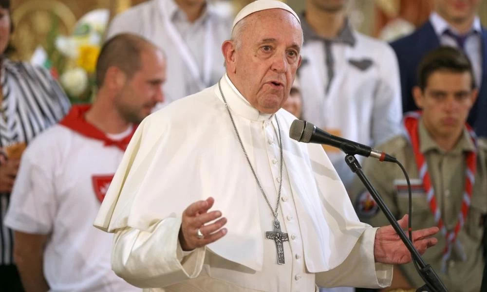 Xορηγήθηκε η πρώτη δόση του εμβολίου στον πάπα Φραγκίσκο